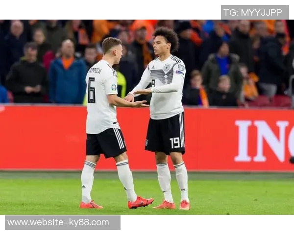 巴西世界杯主场球衣曝光灵感来自1970经典设计搭配蓝色球裤