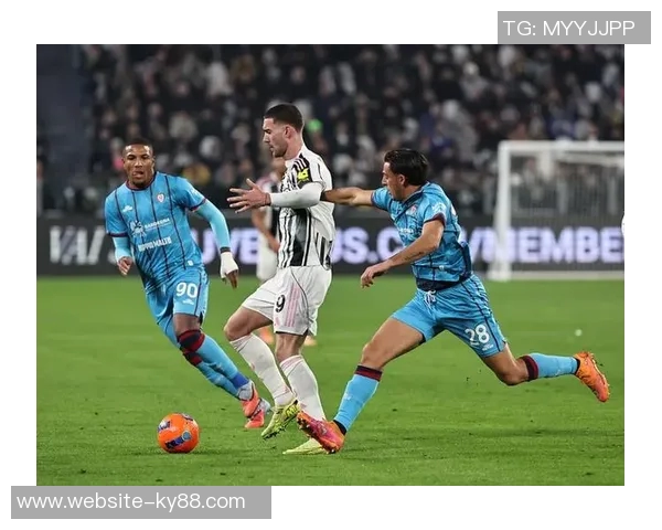 多特蒙德有意免签28岁中卫塞内西将与尤文切尔西等队争夺